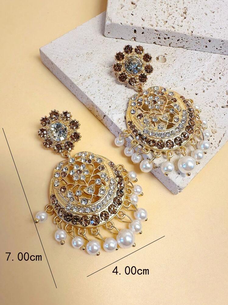 Pearl and Rhinestone Round Stud Earrings detail photo 3 - Earrings at ShopKaar