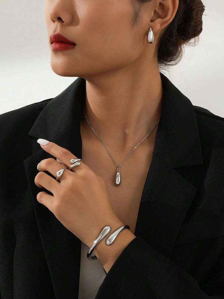 Minimalist Teardrop Jewelry Set detail photo 2 - Jewelry Sets at ShopKaar
